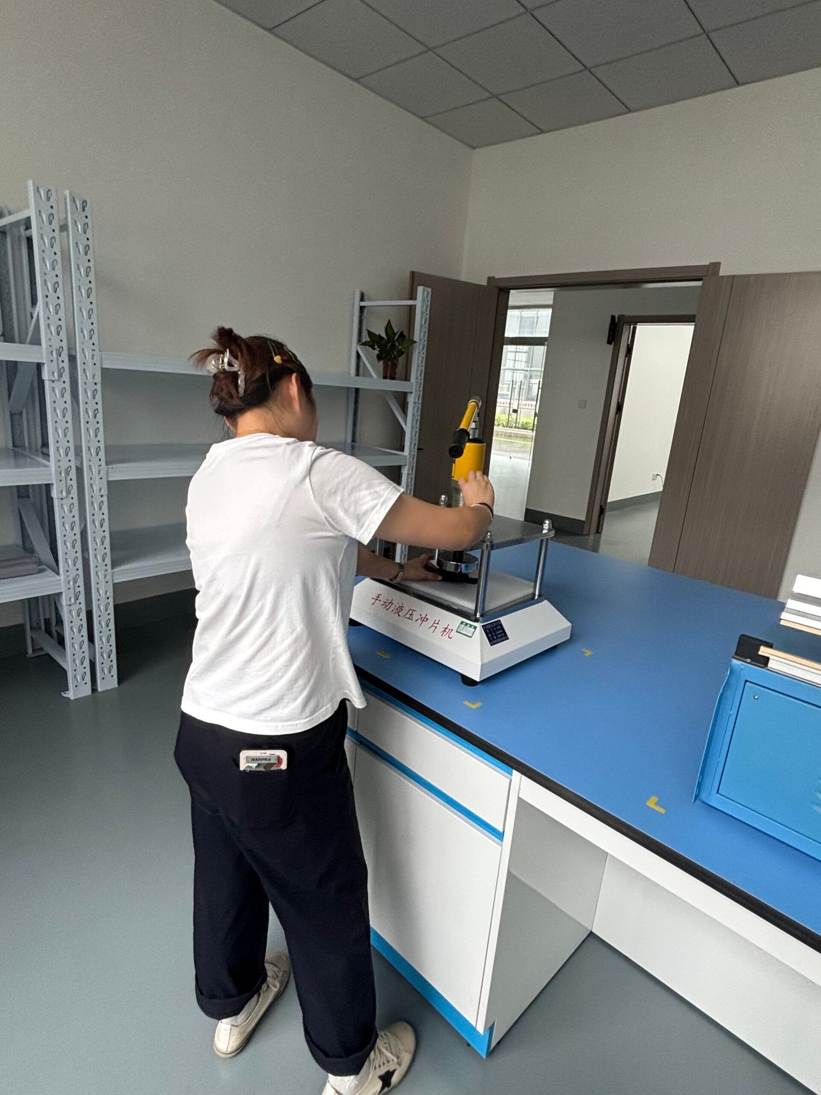 High-voltage testing machinery
